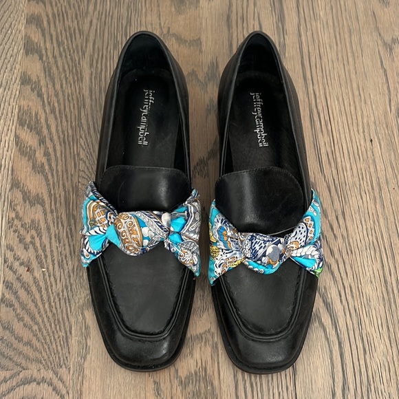 Jeffrey Campbell Loafers with silk knot detail - Picture 4 of 6